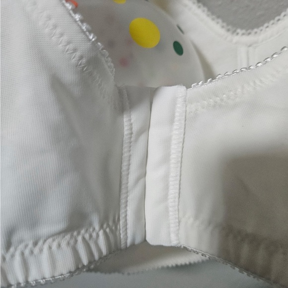 Aviana Floral Full Coverage Wireless Bra - size 46F white - Picture 3 of 4